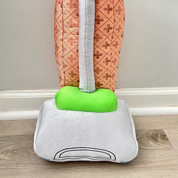 Disney HOCUS POCUS Costume Companion MARY SANDERSON Vacuum Cleaner Bag Accessory - Picture 2 of 14